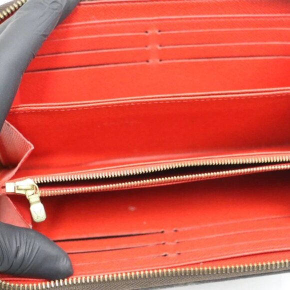 Louis Vuitton Brown Monogram Canvas Zippy Wallet - Picture 13 of 13